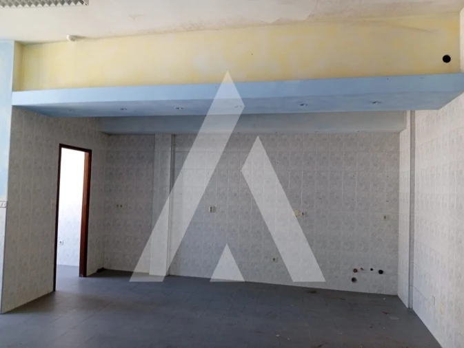 Loja para Arrendamento em Penafiel Foto 5