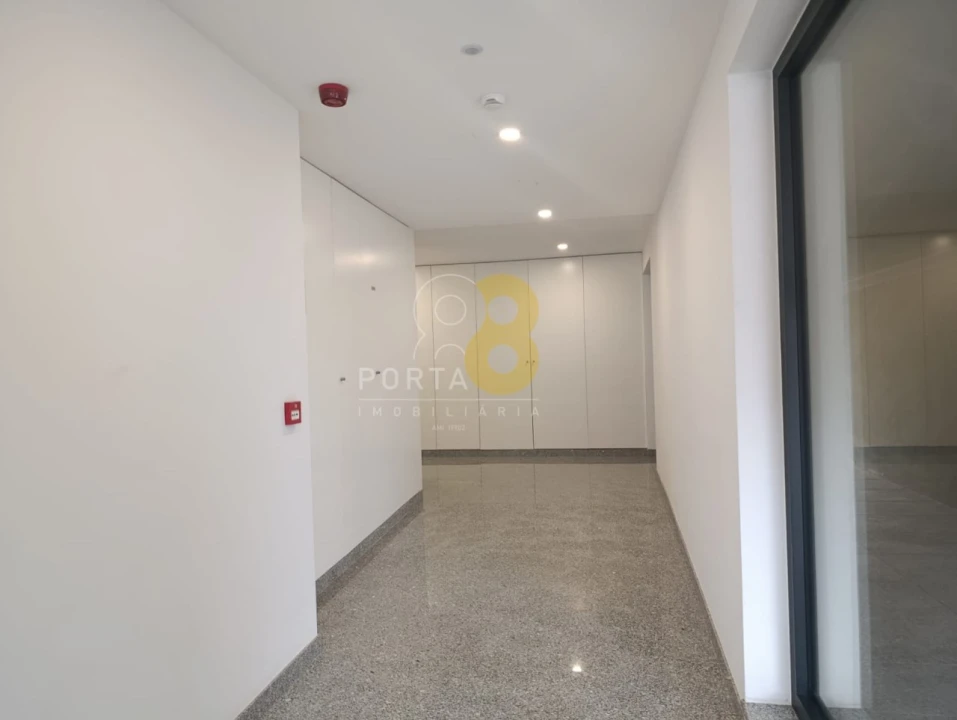 Apartamento T3 para Venda em Lordelo do Ouro e Massarelos Foto 34