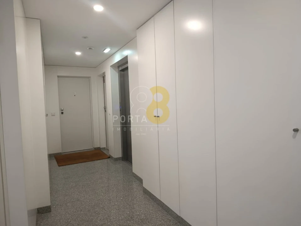Apartamento T3 para Venda em Lordelo do Ouro e Massarelos Foto 35