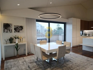 Apartamento T3 para Venda em Lordelo do Ouro e Massarelos