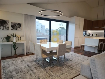 Apartamento T3 para Venda em Lordelo do Ouro e Massarelos