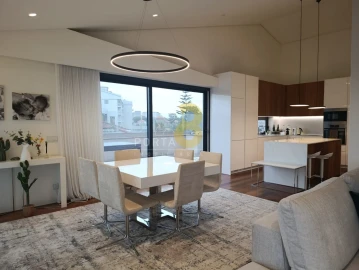 Apartamento T3 para Venda em Lordelo do Ouro e Massarelos