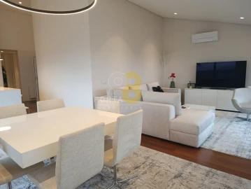 Apartamento T3 para Venda em Lordelo do Ouro e Massarelos