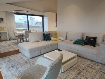 Apartamento T3 para Venda em Lordelo do Ouro e Massarelos