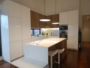 Apartamento T3 para Venda em Lordelo do Ouro e Massarelos