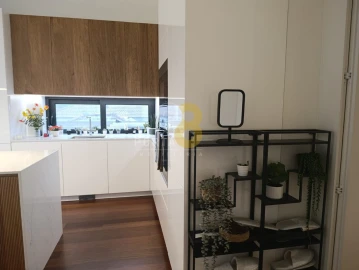 Apartamento T3 para Venda em Lordelo do Ouro e Massarelos