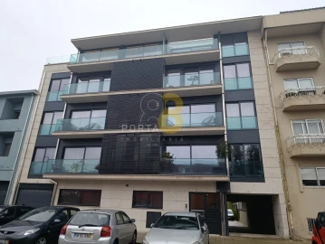 Apartamento T3 para Venda em Lordelo do Ouro e Massarelos
