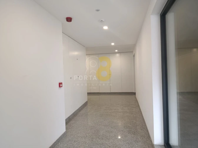 Apartamento T3 para Venda em Lordelo do Ouro e Massarelos Foto 34