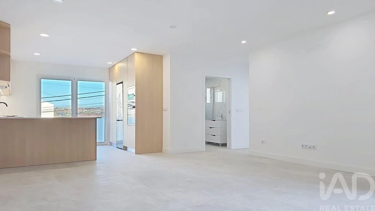 Apartamento T2 para Venda em Santa Maria, São Pedro e Matacães Foto 5