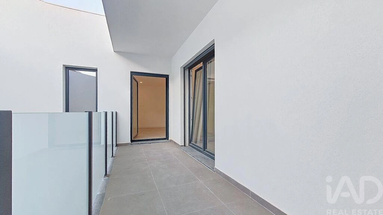 Apartamento T2 para Venda em Santa Maria, São Pedro e Matacães Foto 15