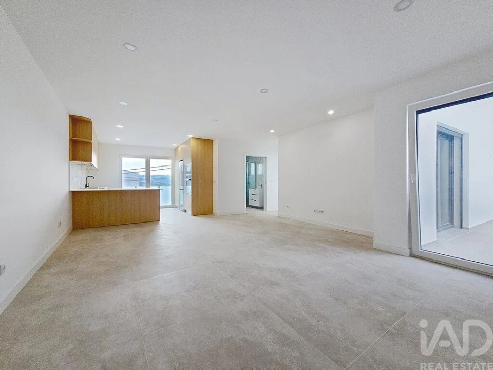 Apartamento T2 para Venda em Santa Maria, São Pedro e Matacães Foto 24