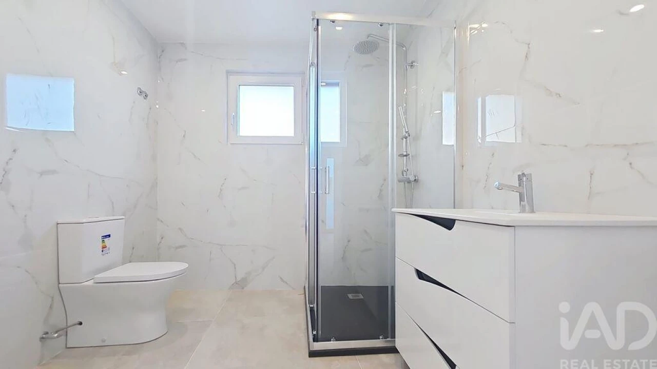 Apartamento T2 para Venda em Santa Maria, São Pedro e Matacães Foto 16