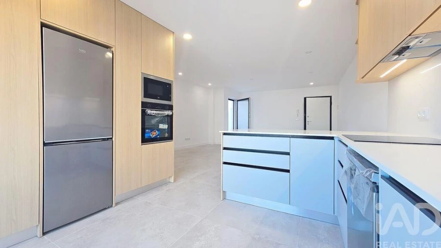 Apartamento T2 para Venda em Santa Maria, São Pedro e Matacães Foto 11