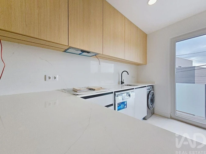 Apartamento T2 para Venda em Santa Maria, São Pedro e Matacães Foto 29