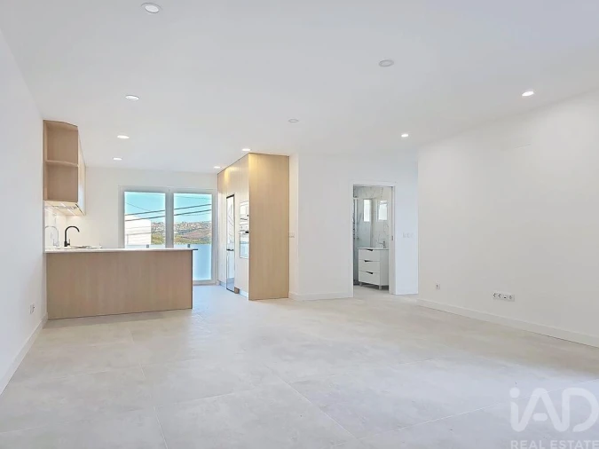 Apartamento T2 para Venda em Santa Maria, São Pedro e Matacães Foto 4