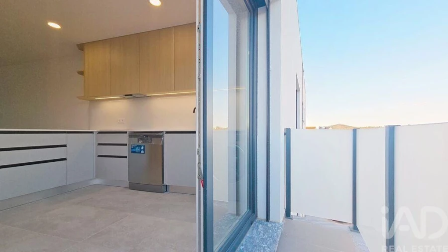 Apartamento T2 para Venda em Santa Maria, São Pedro e Matacães Foto 13