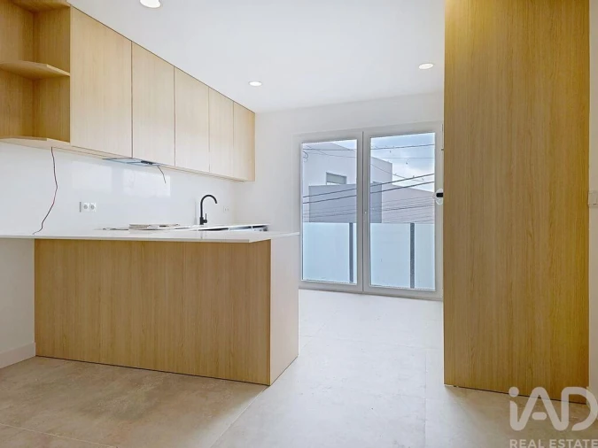 Apartamento T2 para Venda em Santa Maria, São Pedro e Matacães Foto 27