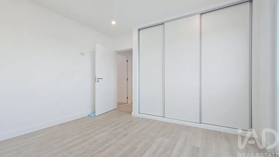 Apartamento T2 para Venda em Santa Maria, São Pedro e Matacães Foto 18