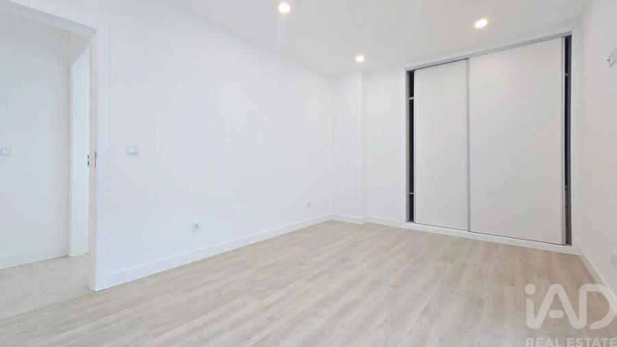 Apartamento T2 para Venda em Santa Maria, São Pedro e Matacães Foto 21