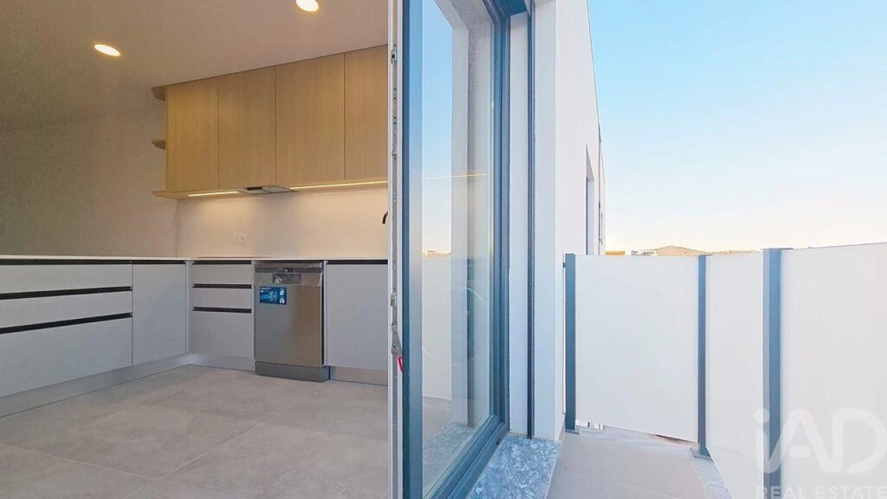 Apartamento T2 para Venda em Santa Maria, São Pedro e Matacães Foto 13