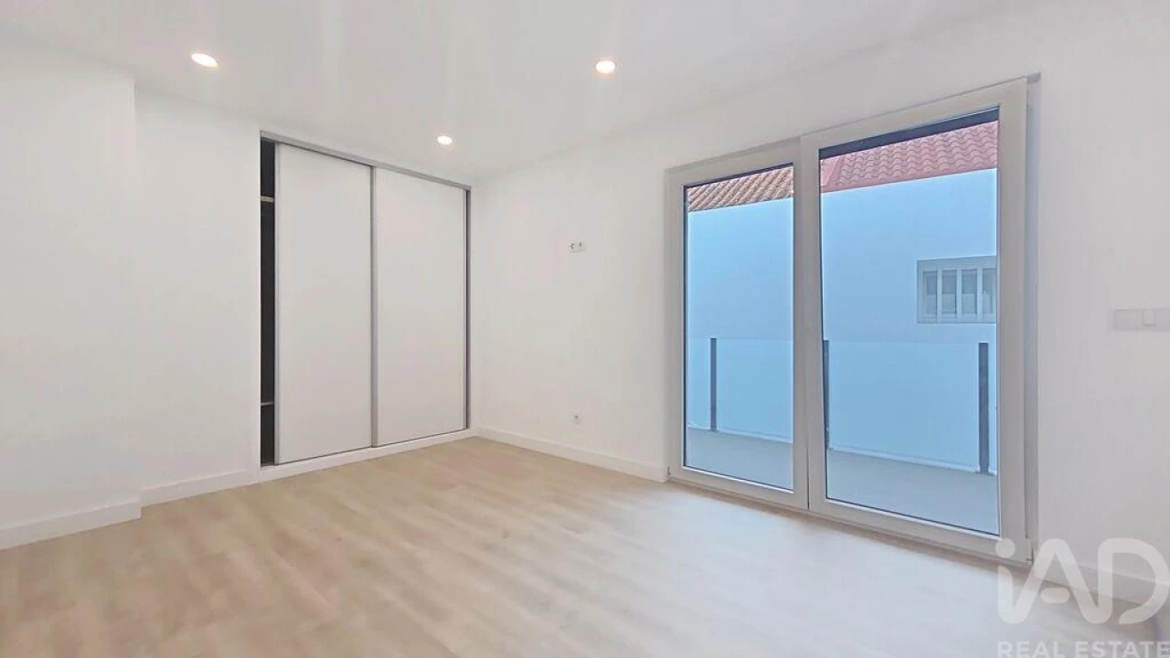 Apartamento T2 para Venda em Santa Maria, São Pedro e Matacães Foto 20