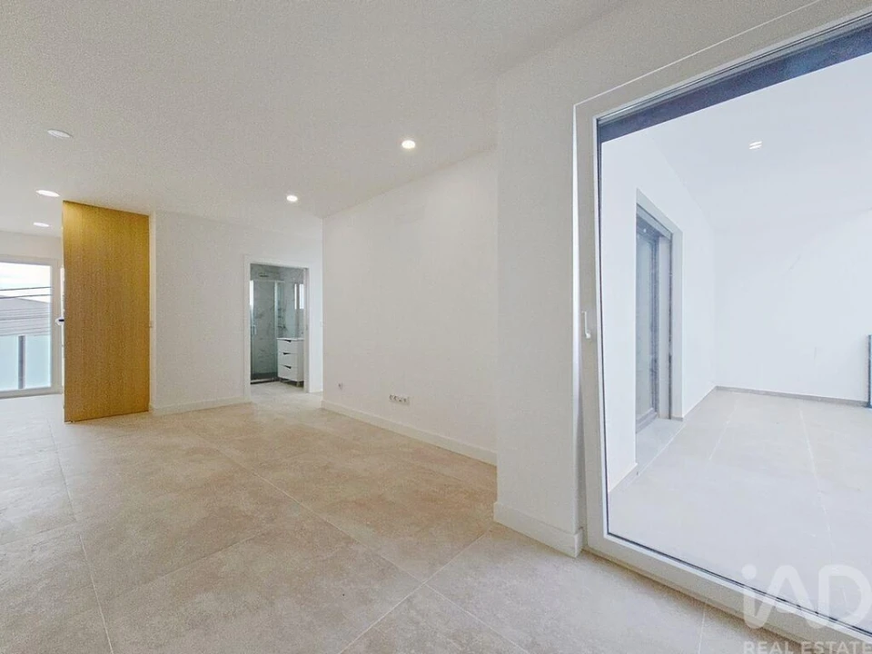 Apartamento T2 para Venda em Santa Maria, São Pedro e Matacães Foto 26