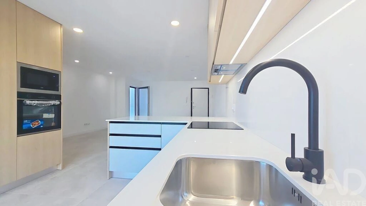 Apartamento T2 para Venda em Santa Maria, São Pedro e Matacães Foto 10