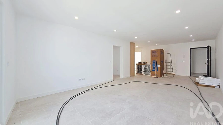 Apartamento T2 para Venda em Santa Maria, São Pedro e Matacães Foto 14