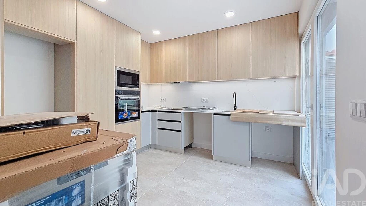 Apartamento T2 para Venda em Santa Maria, São Pedro e Matacães Foto 4