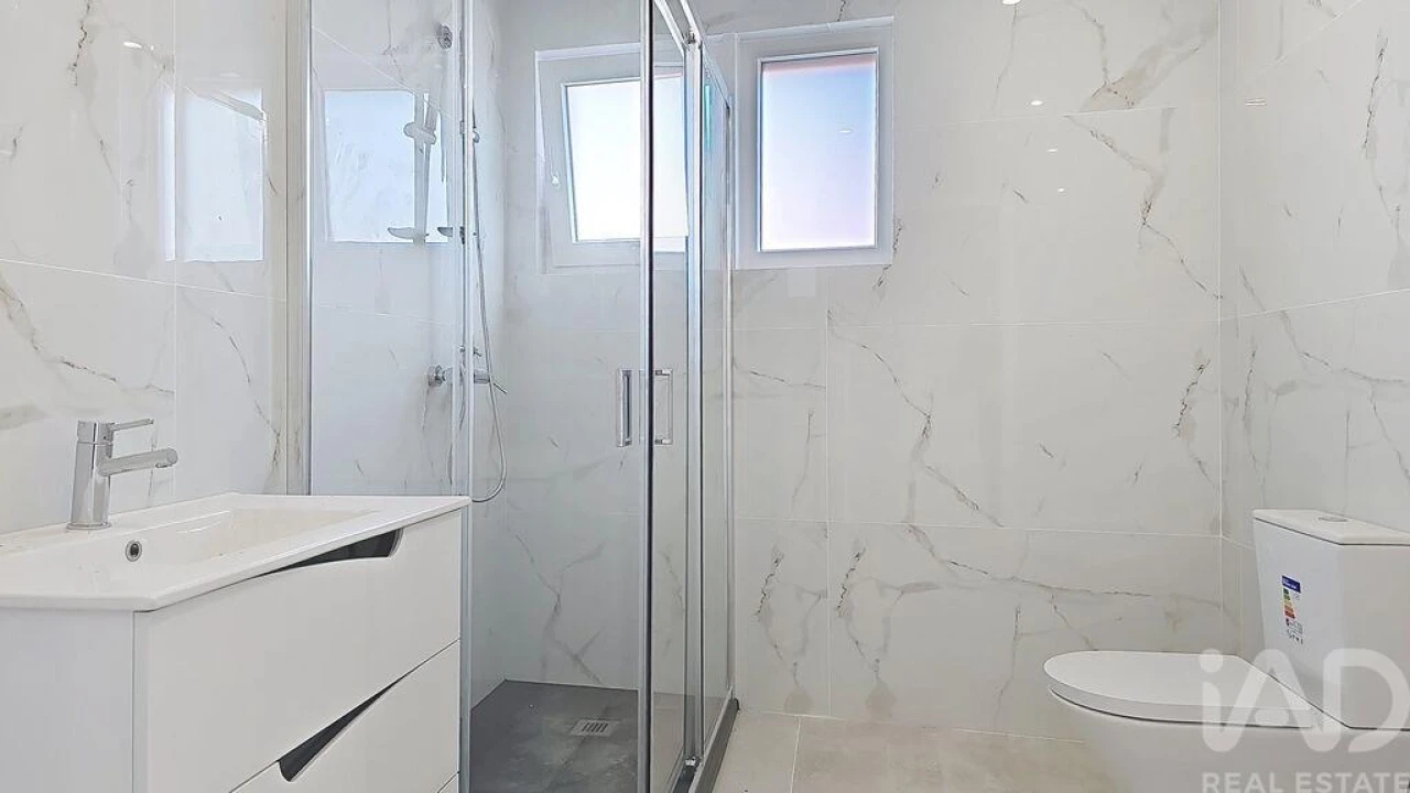 Apartamento T2 para Venda em Santa Maria, São Pedro e Matacães Foto 17