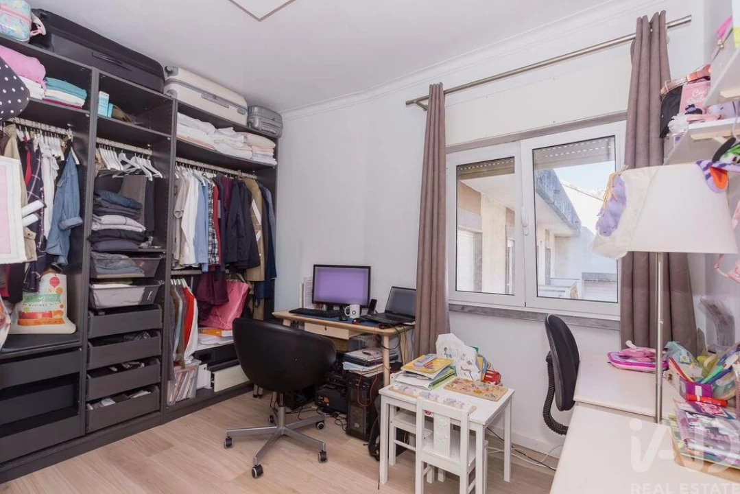 Apartamento T3 para Venda em Ramada e Caneças Foto 25