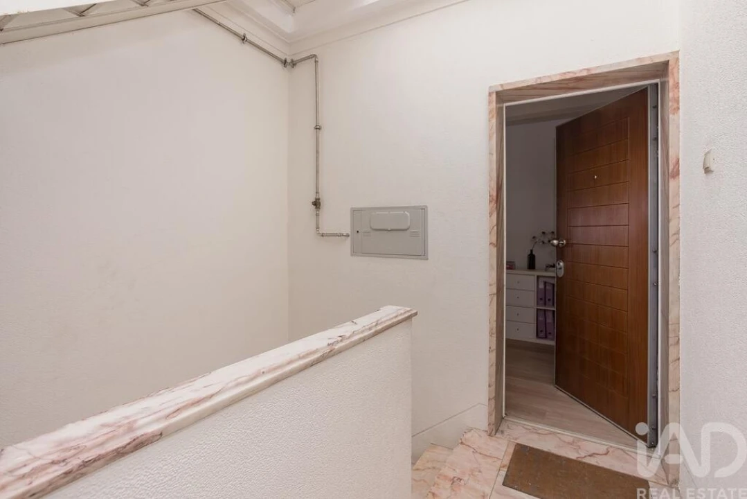 Apartamento T3 para Venda em Ramada e Caneças Foto 27