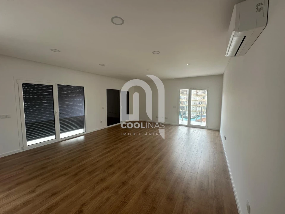 Apartamento T3 para Venda em Amora Foto 4