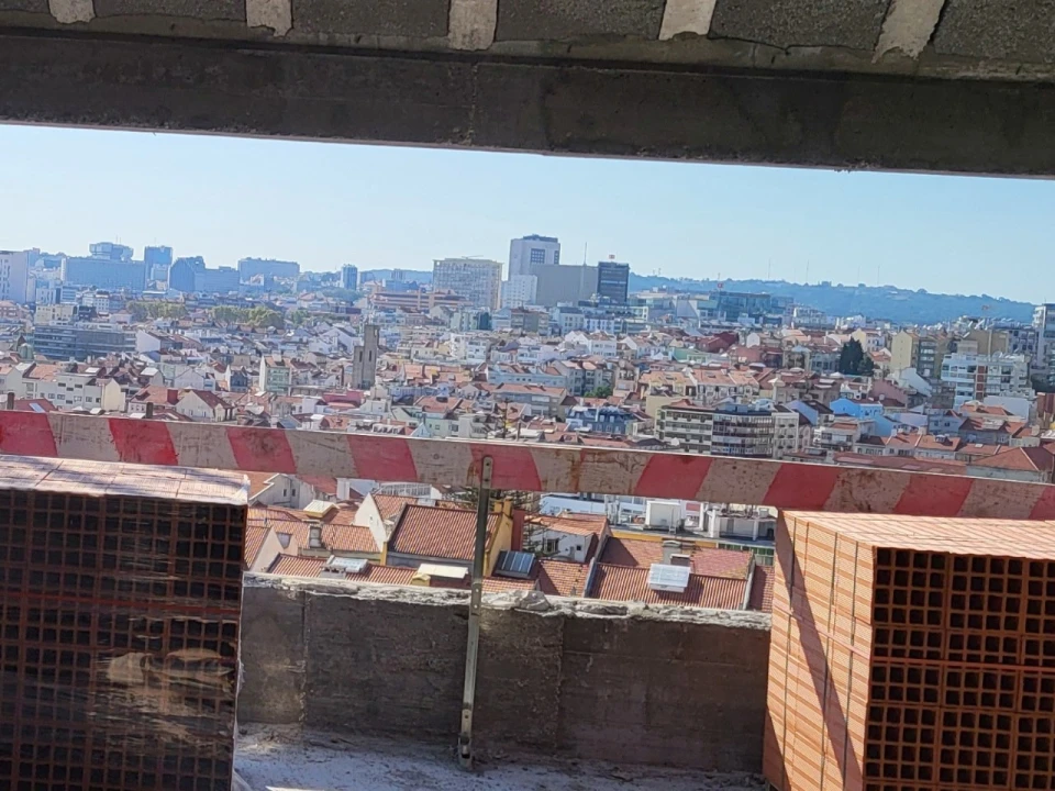 Apartamento T2 para Venda em Areeiro Foto 27