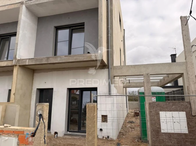 Moradia T4 para Venda em Fernao Ferro Foto 17