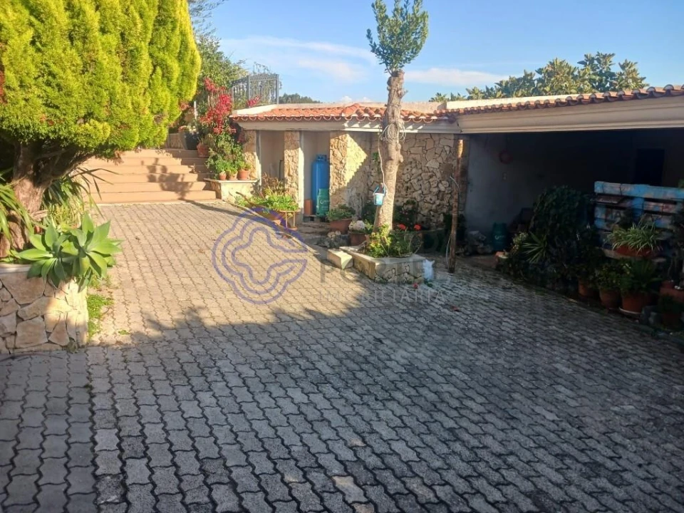 Moradia T4 para Venda em Peral Foto 2