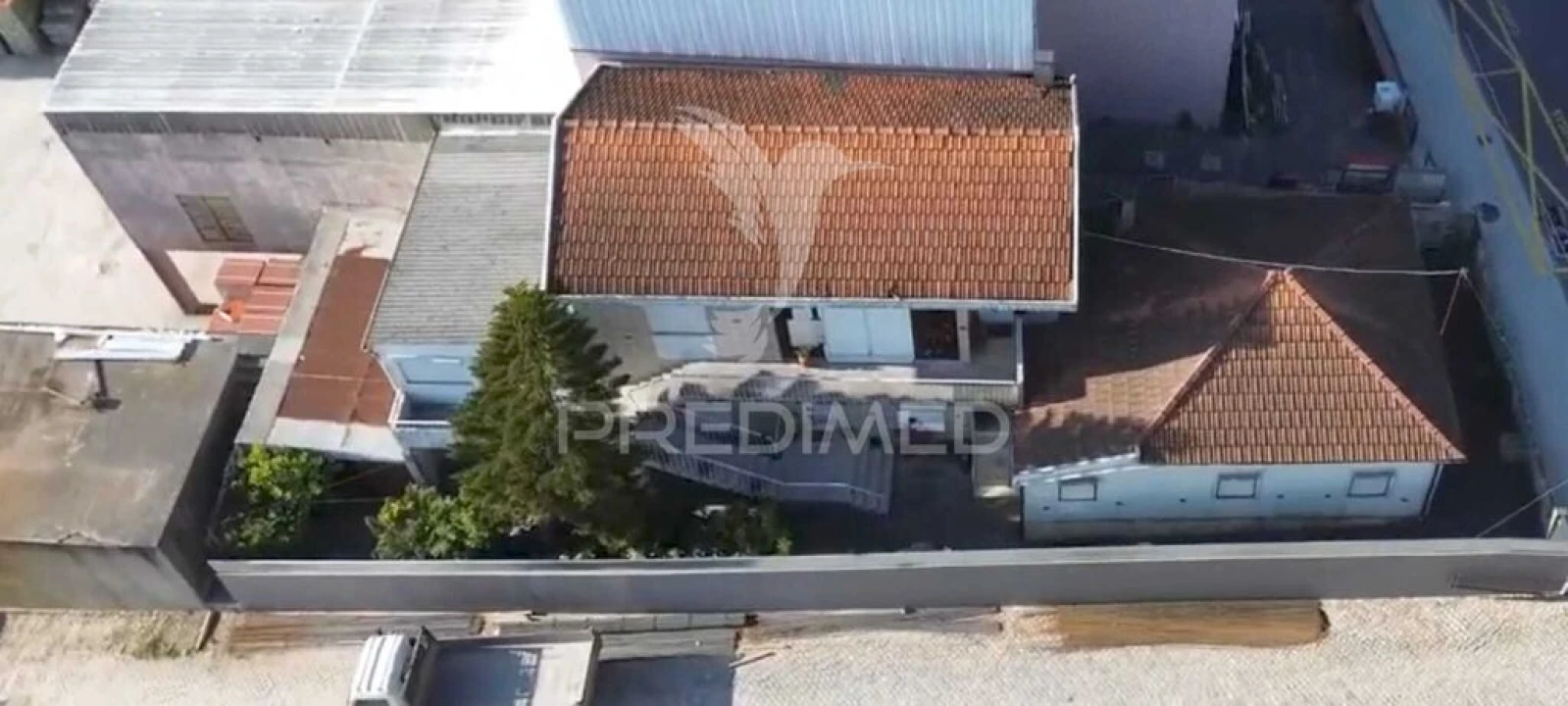 Moradia T4 para Venda em Fânzeres e São Pedro da Cova Foto 1
