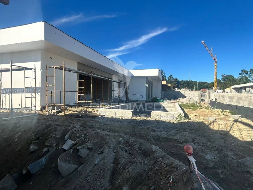 Moradia T4 para Venda em Soutelo Foto 2