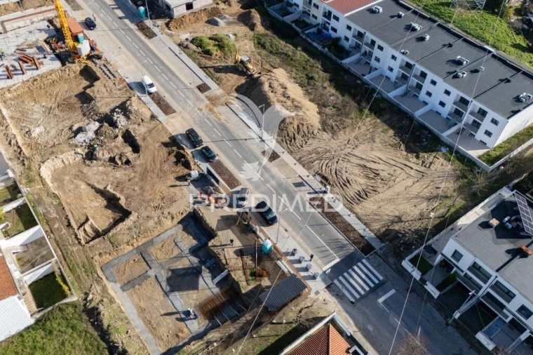 Moradia T4 para Venda em Soutelo Foto 2