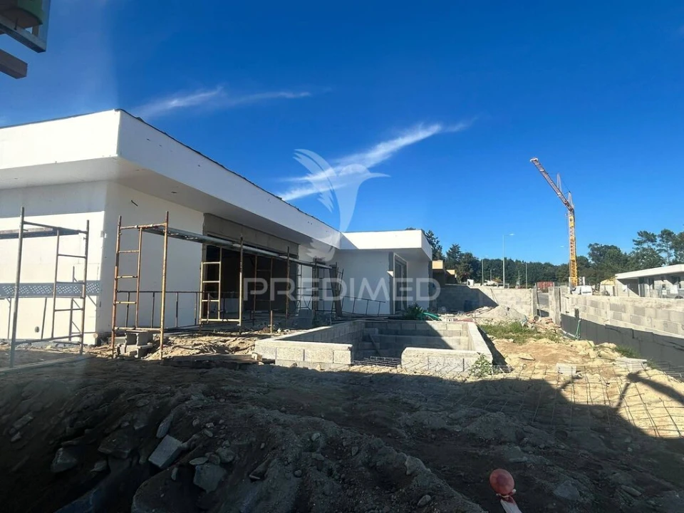 Moradia T4 para Venda em Soutelo Foto 1