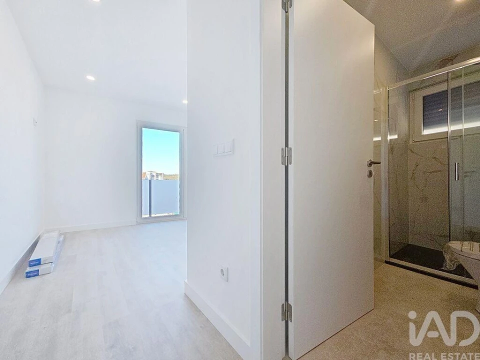 Apartamento T2 para Venda em Santa Maria, São Pedro e Matacães Foto 21