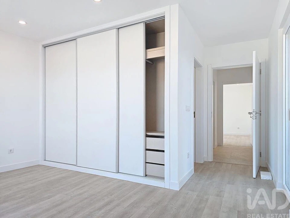 Apartamento T2 para Venda em Santa Maria, São Pedro e Matacães Foto 29