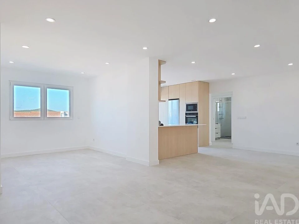 Apartamento T2 para Venda em Santa Maria, São Pedro e Matacães Foto 4