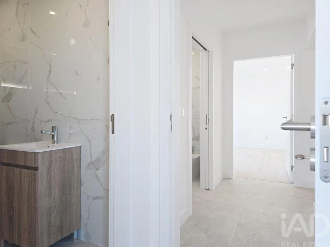 Apartamento T2 para Venda em Santa Maria, São Pedro e Matacães Foto 27