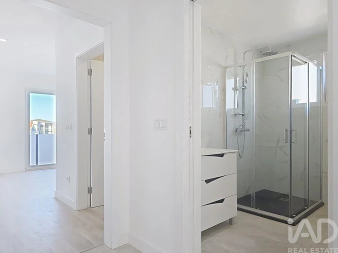 Apartamento T2 para Venda em Santa Maria, São Pedro e Matacães Foto 18