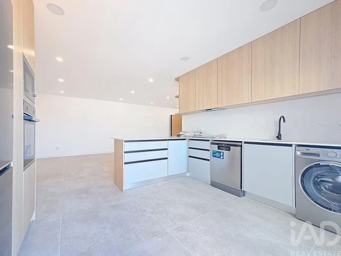 Apartamento T2 para Venda em Santa Maria, São Pedro e Matacães Foto 8