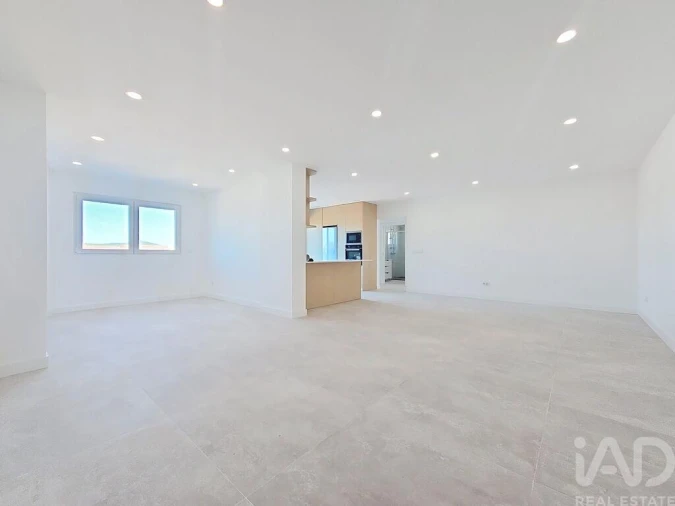 Apartamento T2 para Venda em Santa Maria, São Pedro e Matacães Foto 16