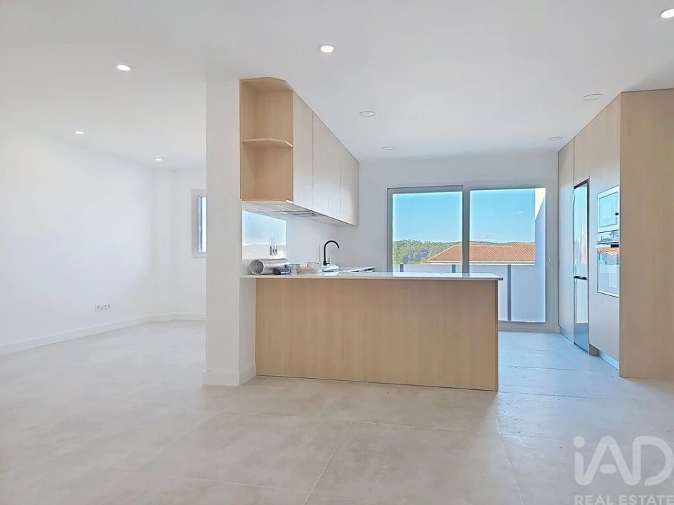 Apartamento T2 para Venda em Santa Maria, São Pedro e Matacães Foto 17