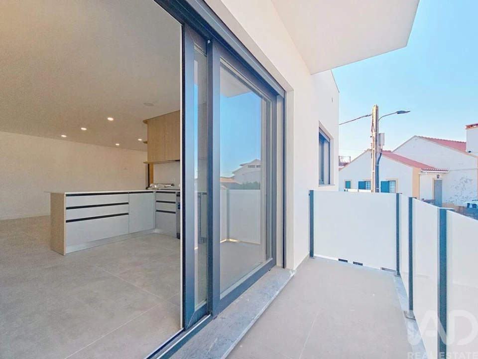 Apartamento T2 para Venda em Santa Maria, São Pedro e Matacães Foto 14