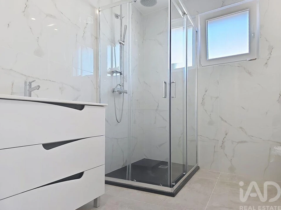 Apartamento T2 para Venda em Santa Maria, São Pedro e Matacães Foto 20